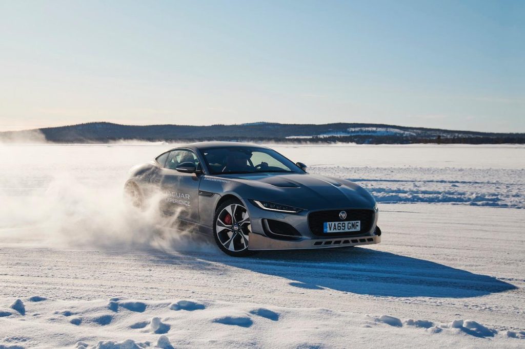 Voiture sur glace