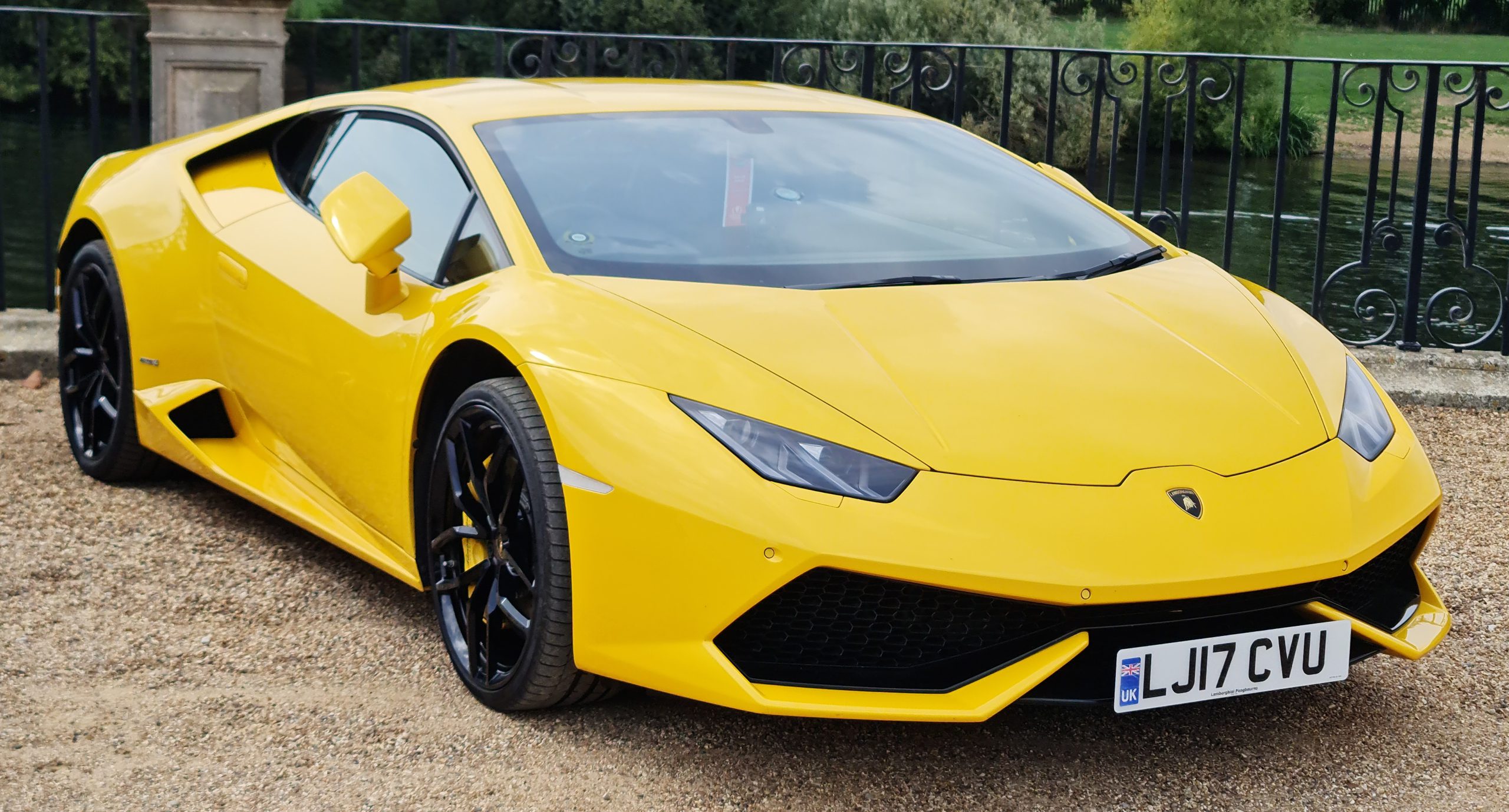 2017_Lamborghini_Huracan_LP610