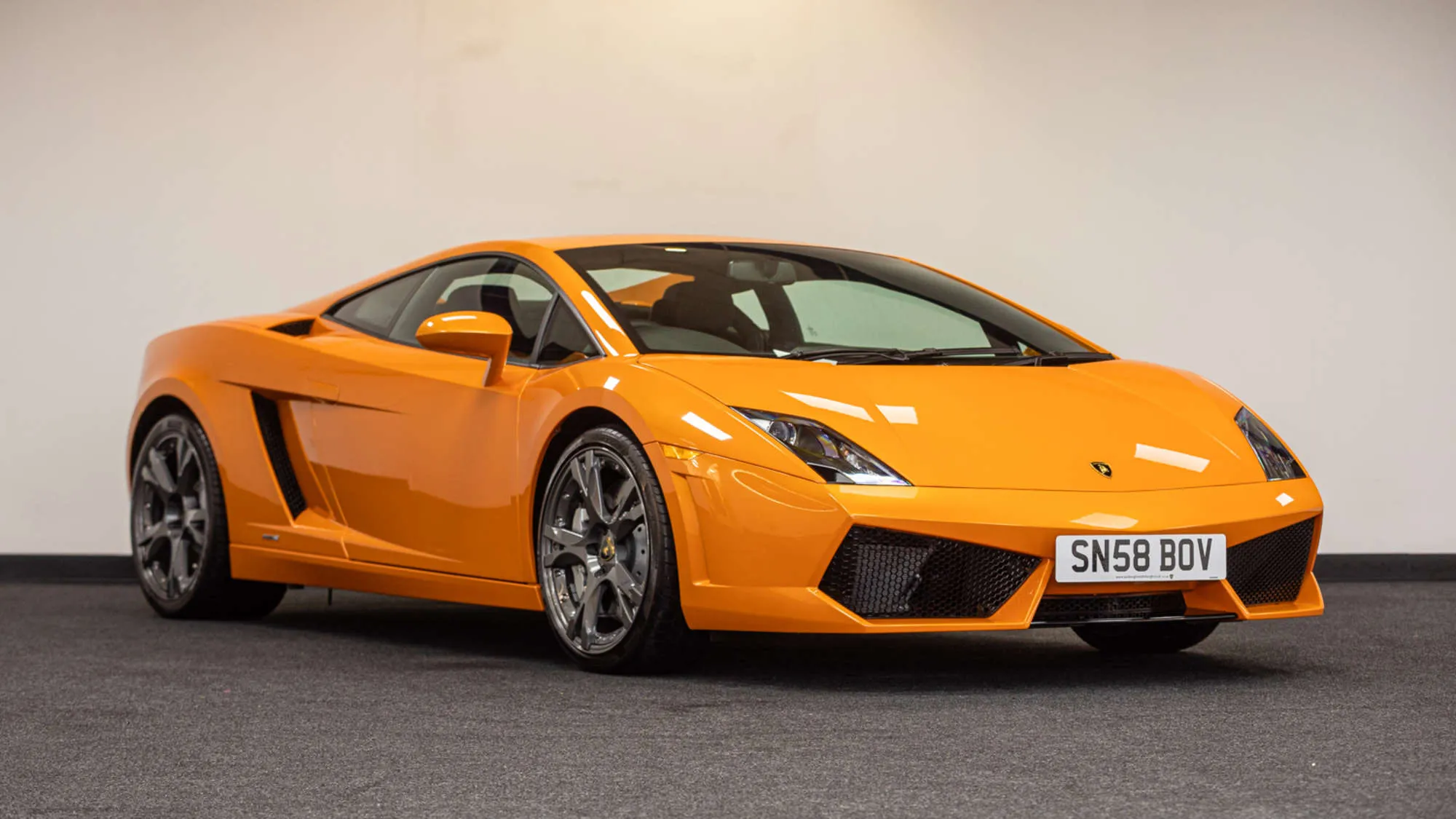 LAMBORGHINI-GALLARDO-LP-560